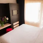 Majestic Half Board & 호텔 3*