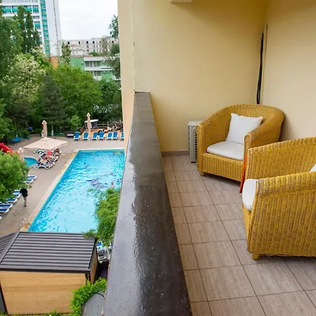 Majestic Half Board & Otel 3*