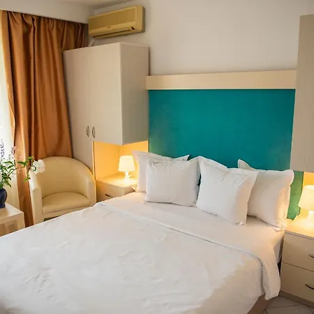Majestic Half Board & Otel