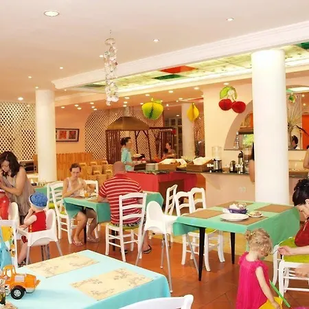 Majestic Half Board & Mamaia