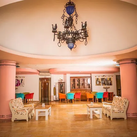 Majestic Half Board & Mamaia