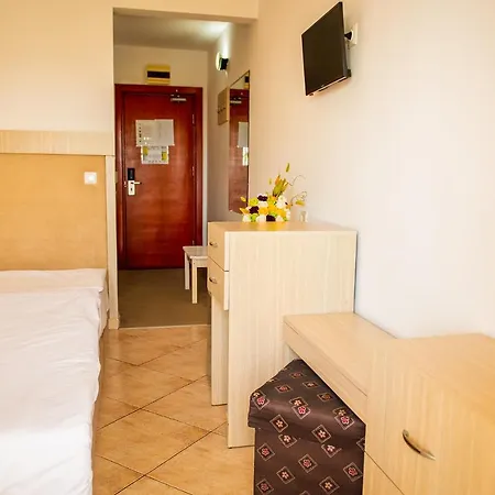 Majestic Half Board & 3* Mamaia