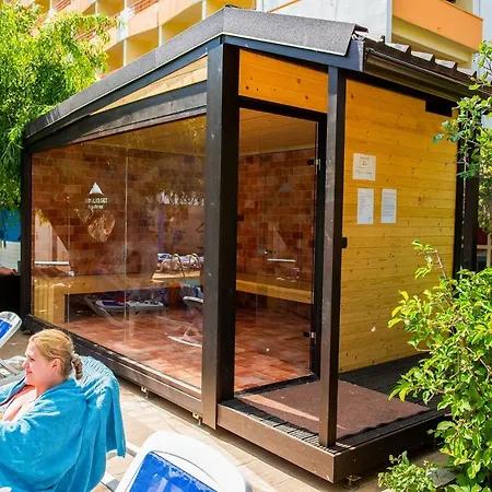 Hotel Majestic Half Board & Mamaia