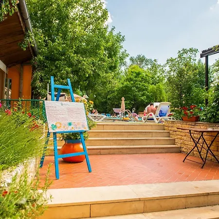 Majestic Half Board & 3* Mamaia