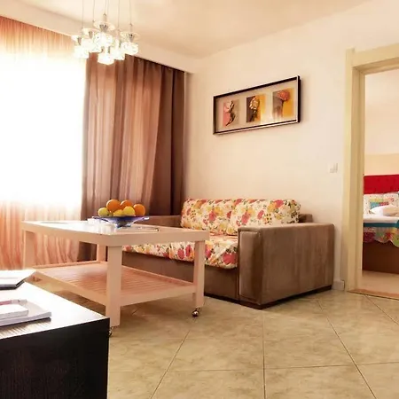 Majestic Half Board & 3* Mamaia