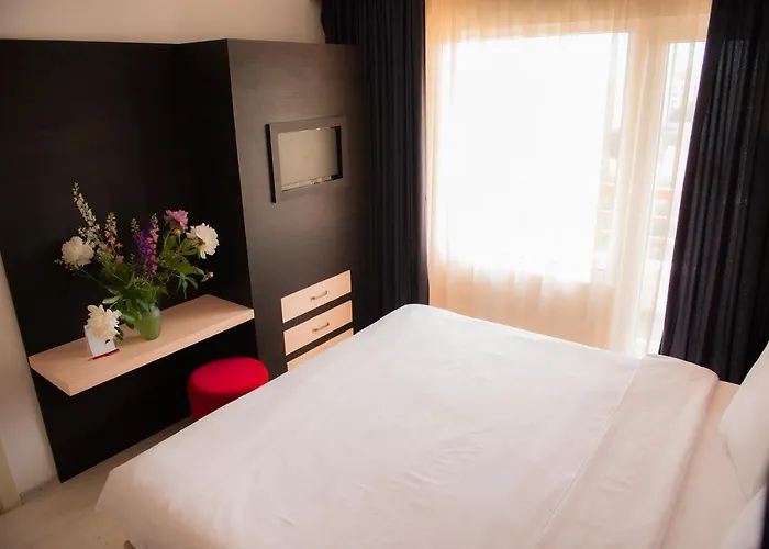 Majestic Half Board & Hotel 3*