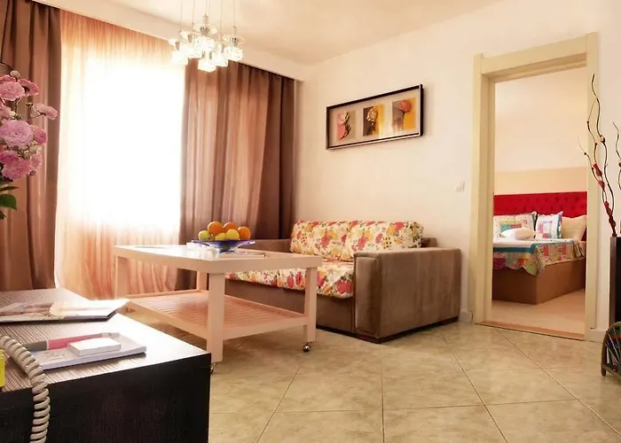 Majestic Half Board & 3* Mamaja